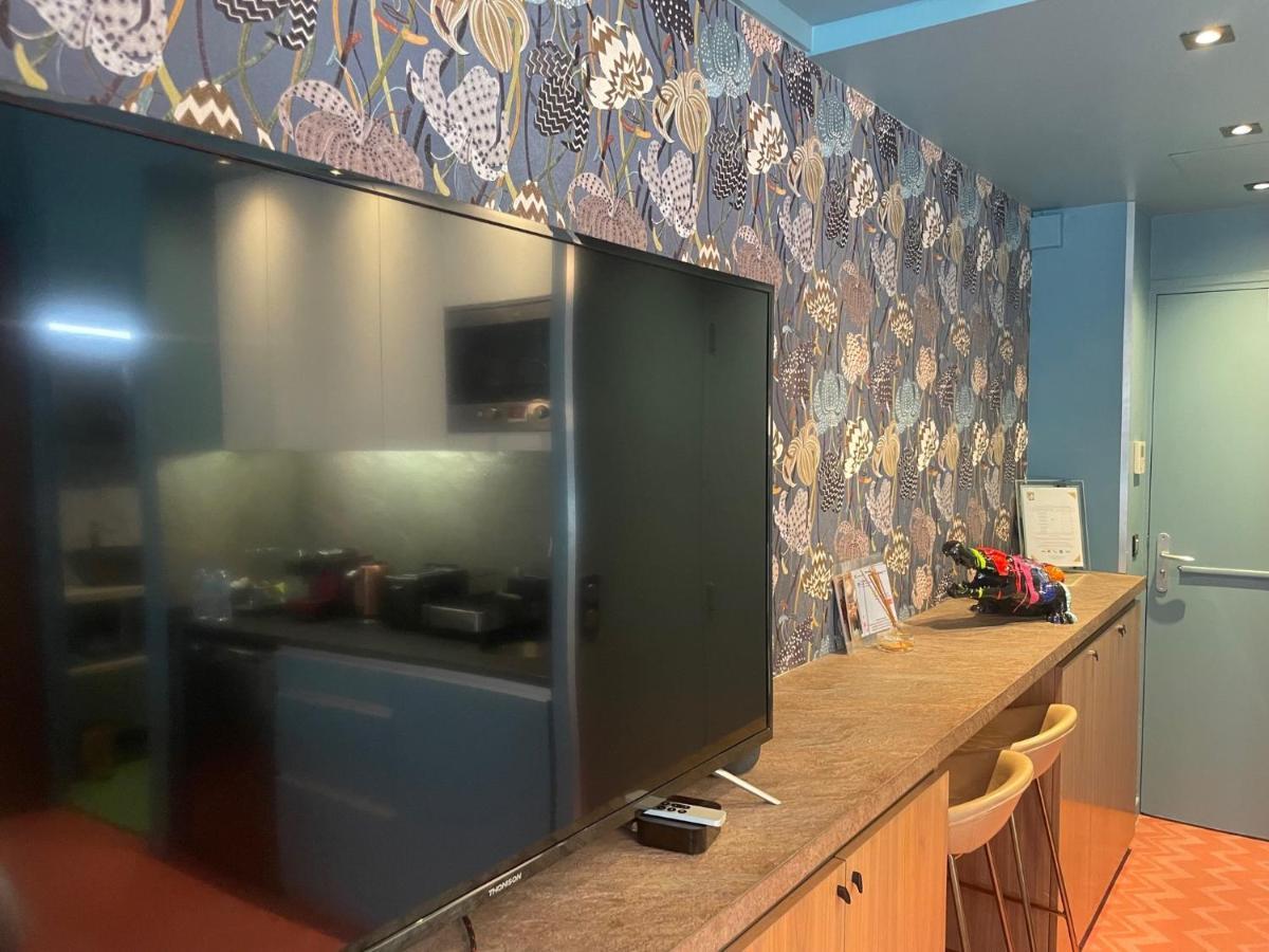 Hotel 33 Marbeuf Paryż Zewnętrze zdjęcie